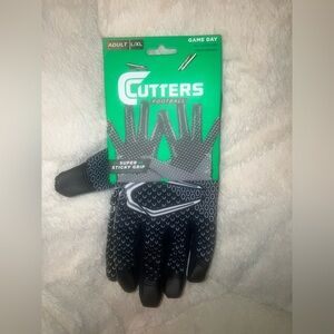 Cutters NWT Super Grip Football Gloves